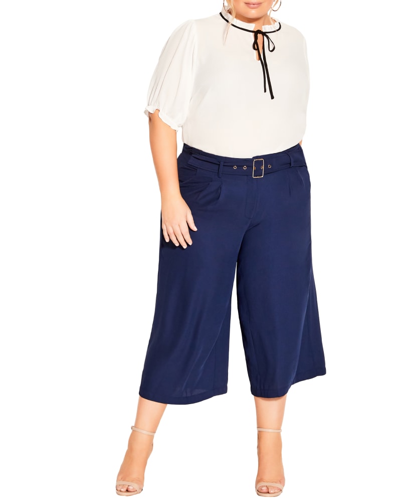 Front of a model wearing a size XXS PANT EASY CROP in Navy by City Chic. | dia_product_style_image_id:266050